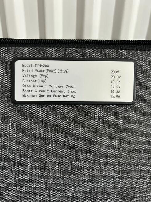 Przenośna stacja zasilania SYD2400 + panel Fullsent 200