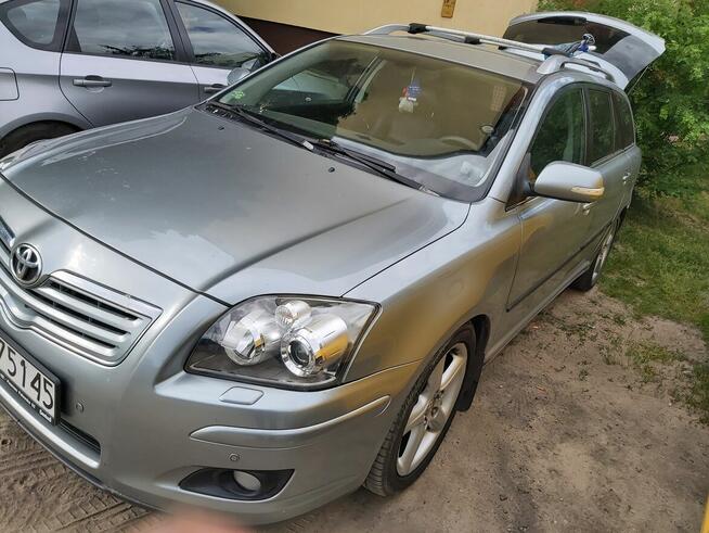 Sprzedam toyote avesis t25