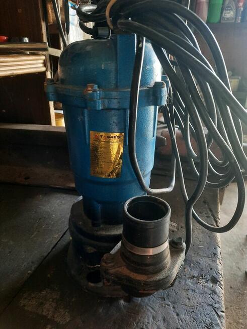 Pompa z rozdrabniaczem do brudnej wody.