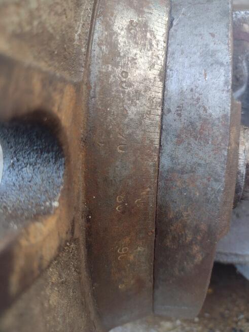 Imadło maszynowe uchylne obrotowe