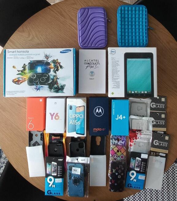 Zestaw 6 telefonów i 2 tabletów z akcesoriami