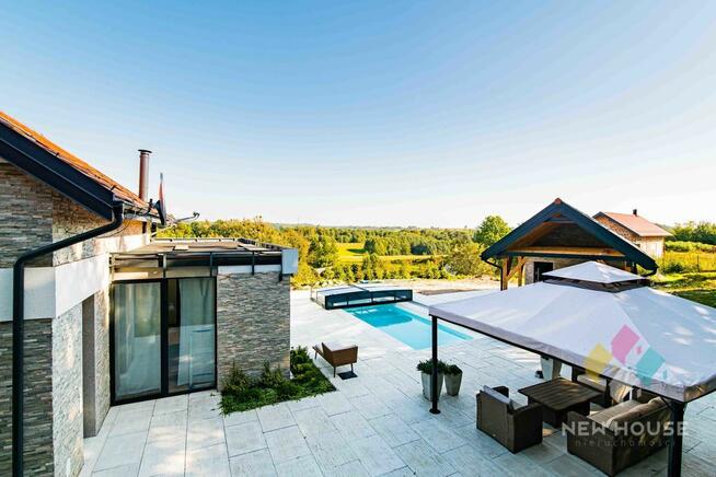 Posiadłość na wzgórzu z widokiem i basenem