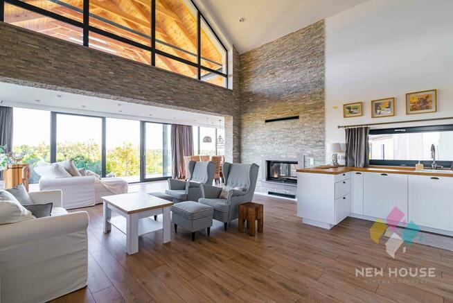 Posiadłość na wzgórzu z widokiem i basenem