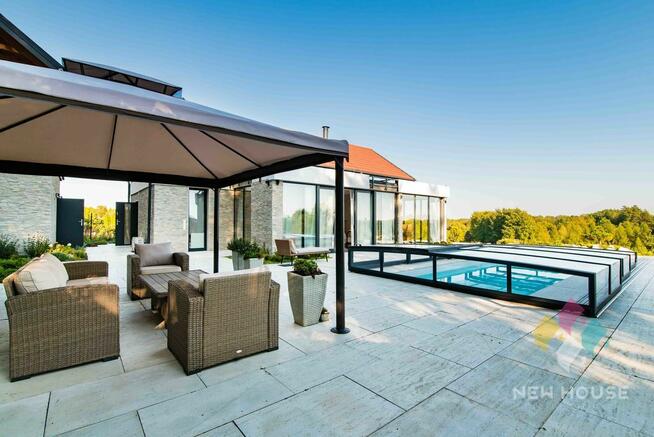 Posiadłość na wzgórzu z widokiem i basenem