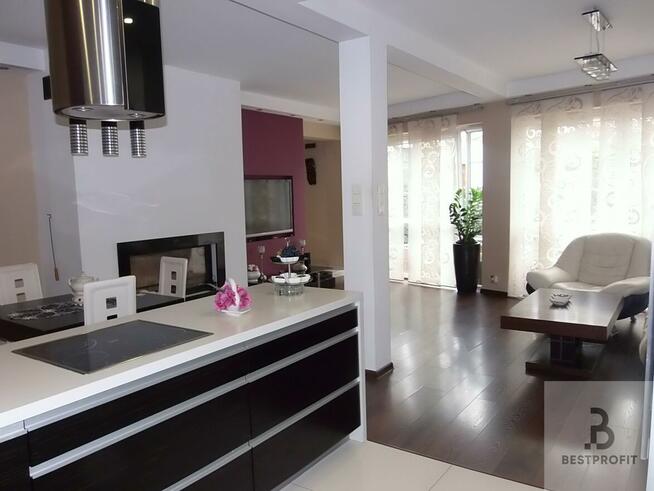 Dom Kobylnica, Główna