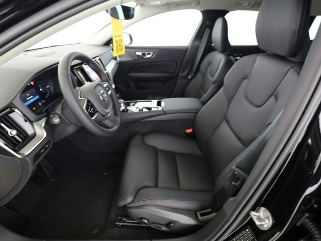 Volvo V60 T6 AWD Ultra Dark Hybryda Plug-In MY 2025