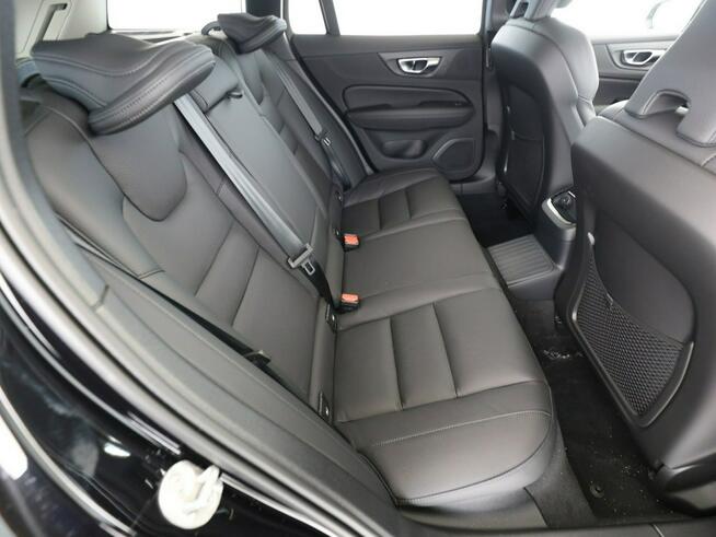 Volvo V60 T6 AWD Ultra Dark Hybryda Plug-In MY 2025