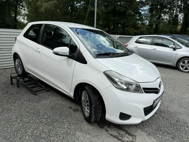 Toyota Yaris Salon Polska . Bezwypadkowy. Navigacja .Klimatyzacja