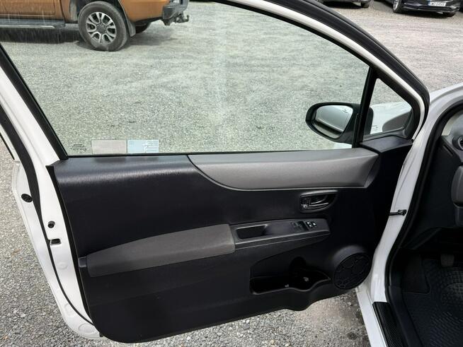Toyota Yaris Salon Polska . Bezwypadkowy. Navigacja .Klimatyzacja