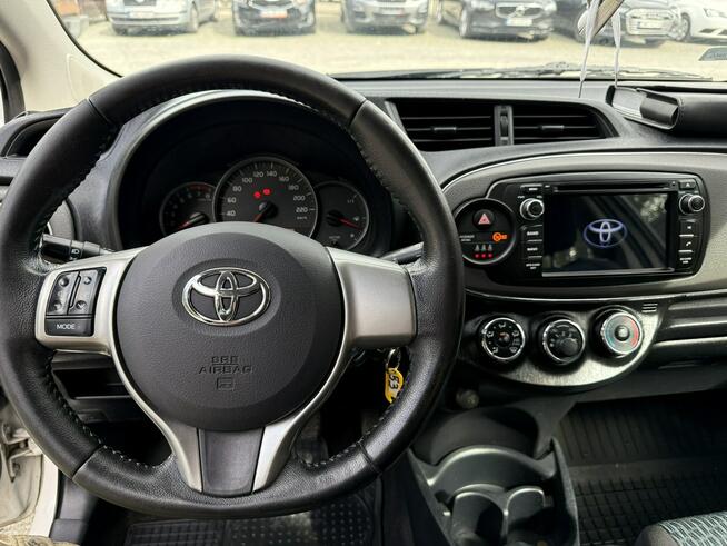 Toyota Yaris Salon Polska . Bezwypadkowy. Navigacja .Klimatyzacja