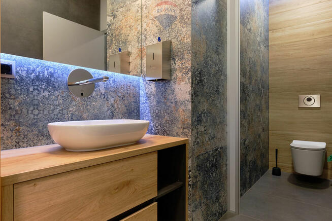 Magazyny, usługi, biura VIP