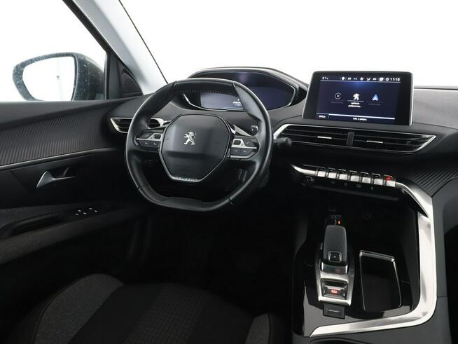 Peugeot 5008 automat 7-osob. navi PDC tempomat virtual Bluetooth