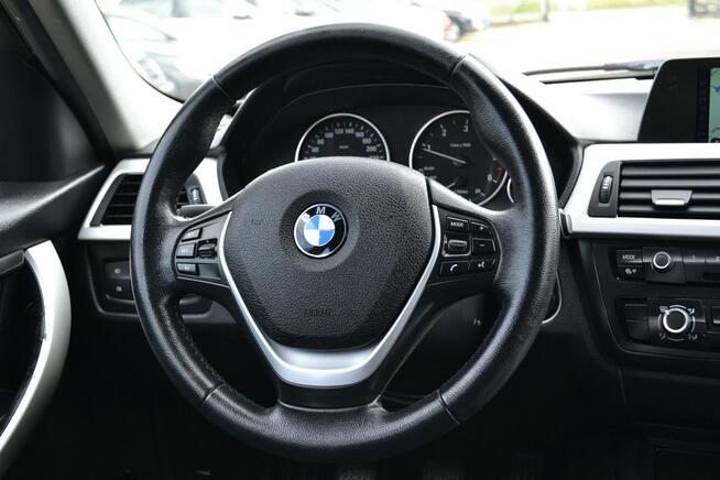 BMW 318 Klimatyzacja*Nawigacja*Zadbany*El. Klapa*KeyLessGo