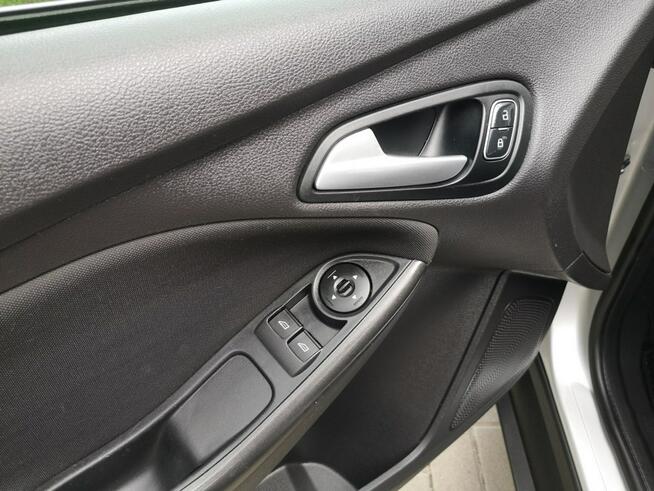 Ford Focus 1.6 16V Benzyna Klima Podgrz. szyby Salon Polska Gwarancja