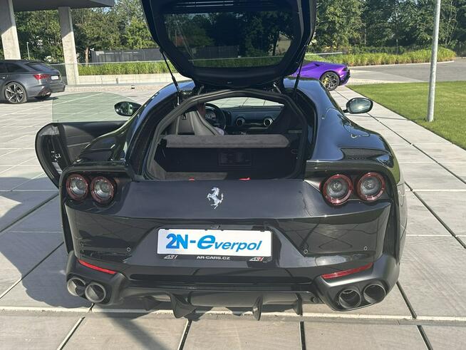 Ferrari 812, Superfast, lift, karbon