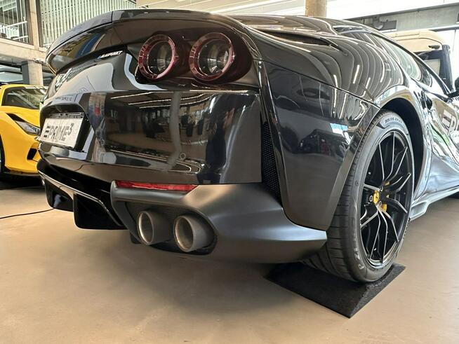 Ferrari 812, Superfast, lift, karbon
