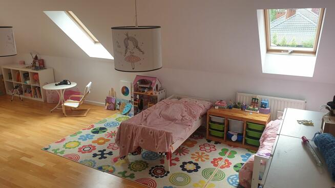 Dom 280 m² wolnostojący, ponad 4 pokoje, działka 1300 m²