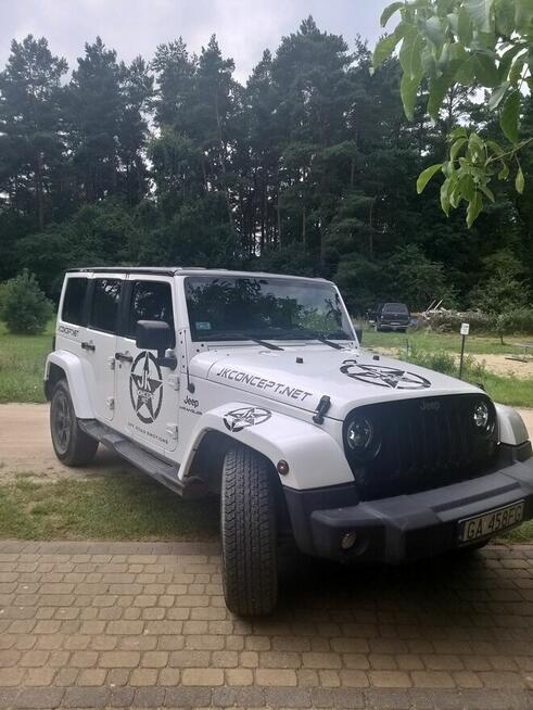 Jeep Wrangler biały SUV 4-drzwiowy