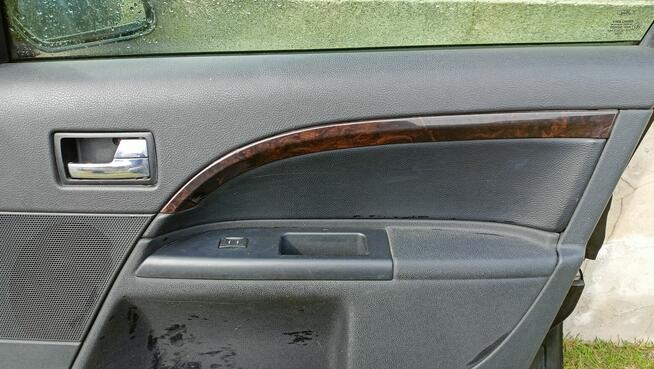 Drzwi prawe przednie czarne do Forda Mondeo MK 3