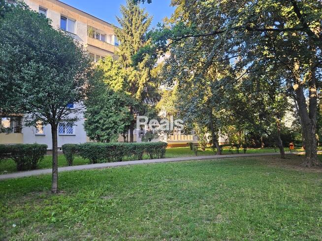 Metro Kondratowicza. 2 pokoje, kuchnia, balkon