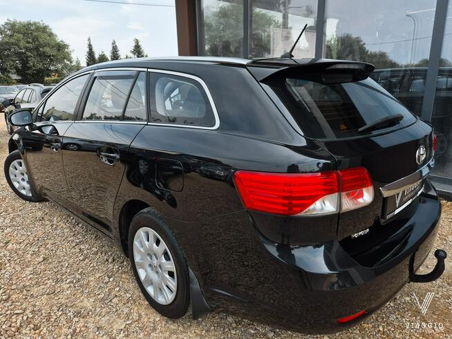 Avensis 1.8 benzyna Sol 147km KAMERA hak NAVI serwis BEZYWPADEK 2013