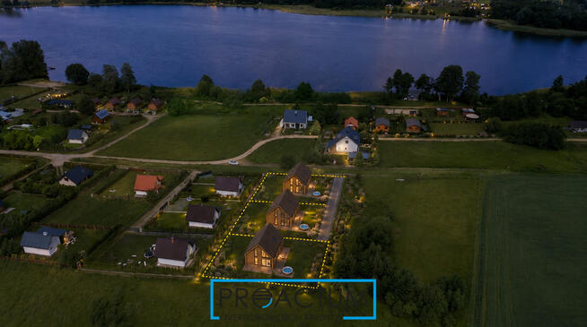 Działka nad jeziorem z fundamentem, W+E, Mazury