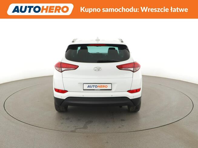 Hyundai Tucson navi klima auto kamera i czujniki parkowania