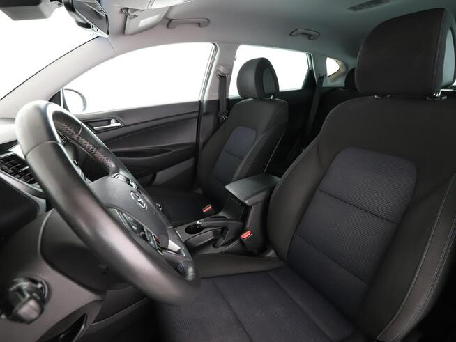 Hyundai Tucson navi klima auto kamera i czujniki parkowania