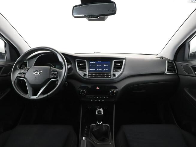 Hyundai Tucson navi klima auto kamera i czujniki parkowania