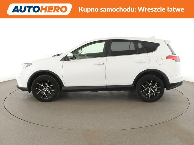Toyota RAV-4 grzane fotele półskóra hak kamera BiLED tempomat