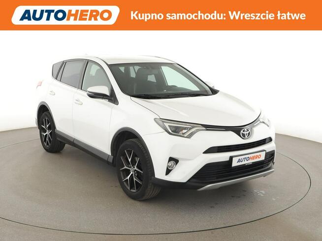 Toyota RAV-4 grzane fotele półskóra hak kamera BiLED tempomat