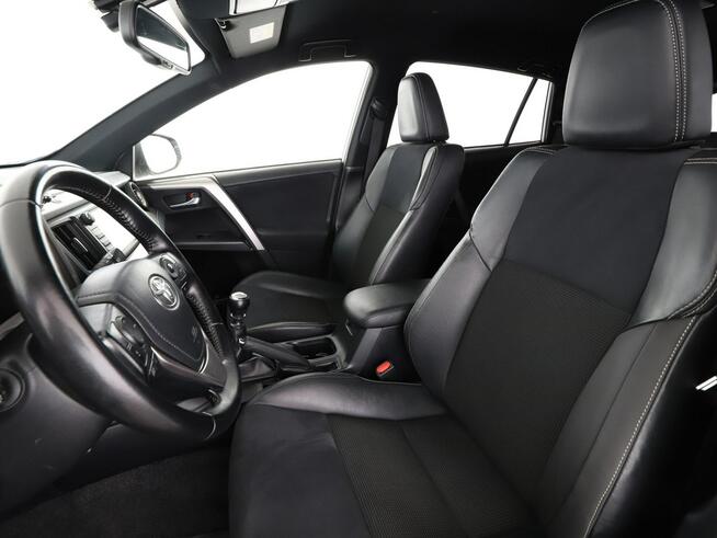 Toyota RAV-4 grzane fotele półskóra hak kamera BiLED tempomat