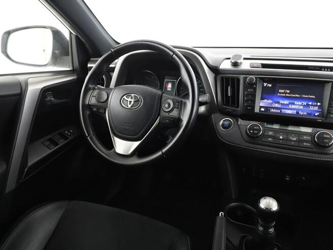 Toyota RAV-4 grzane fotele półskóra hak kamera BiLED tempomat