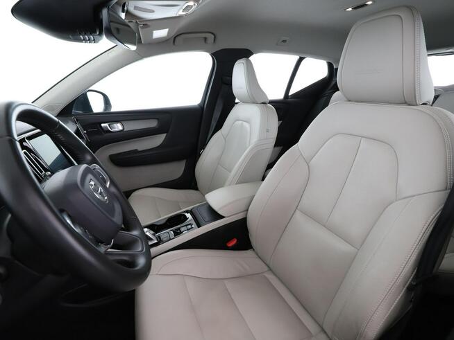 Volvo XC 40 2.0D Automat Inscription Navi Tempomat Grzane Fotele Skóra Kamera LED