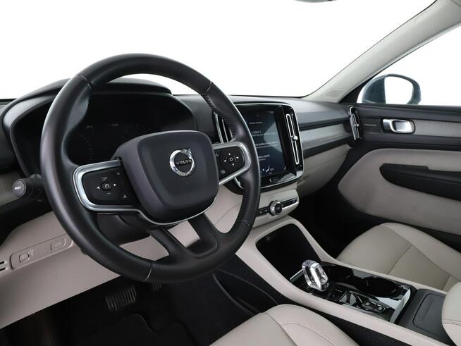 Volvo XC 40 2.0D Automat Inscription Navi Tempomat Grzane Fotele Skóra Kamera LED