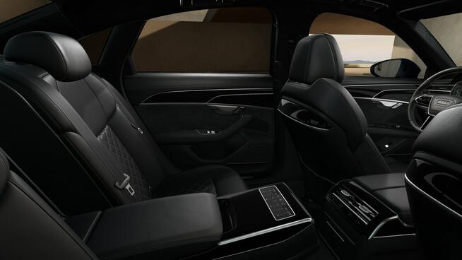 Audi A8 Wentylacja_Masaże_HeadUp_B&O_Panorama_Matrix_Kamera360_WEBASTO_Dociągi
