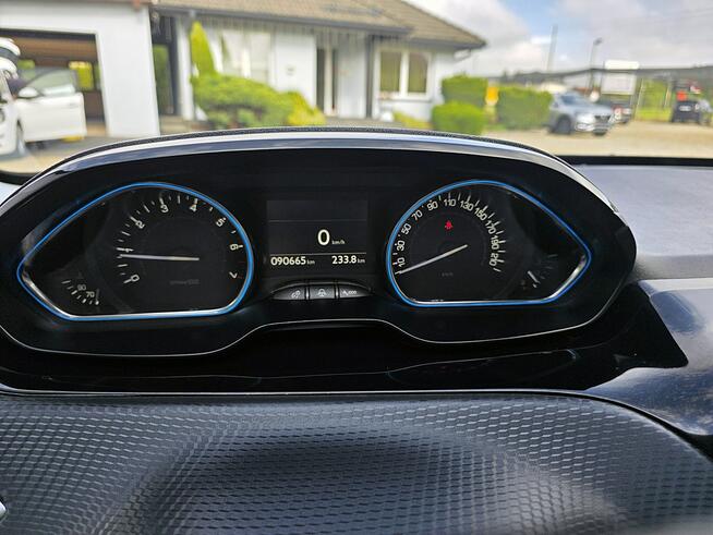 Peugeot 2008 serwis ASO, nawigacja