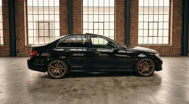 Mercedes C 350 AMG Line gwint alu 19 full opcja Rok Gwarancji