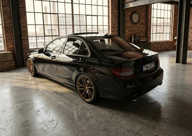 Mercedes C 350 AMG Line gwint alu 19 full opcja Rok Gwarancji