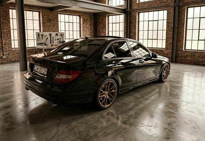 Mercedes C 350 AMG Line gwint alu 19 full opcja Rok Gwarancji