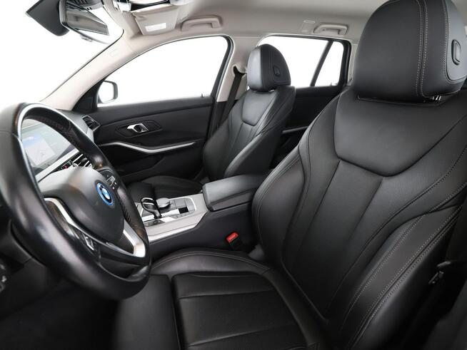 BMW 320 PHEV automat full LED skóra virtual cocpit navi klima auto grzane fote