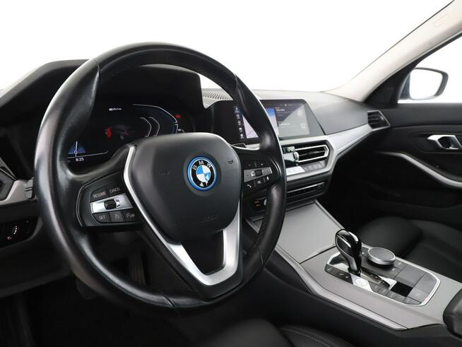 BMW 320 PHEV automat full LED skóra virtual cocpit navi klima auto grzane fote