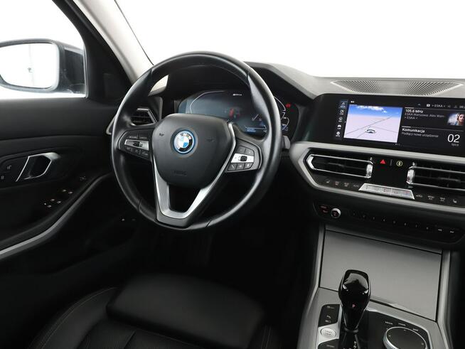 BMW 320 PHEV automat full LED skóra virtual cocpit navi klima auto grzane fote