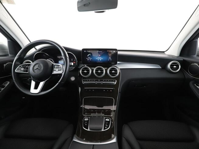 Mercedes GLC 300 FV23 pHEV 4matic kamera carplay led automat navi pdc asystenci skóra