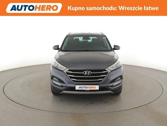 Hyundai Tucson navi klima auto grzane fotele kamera i czujniki parkowania