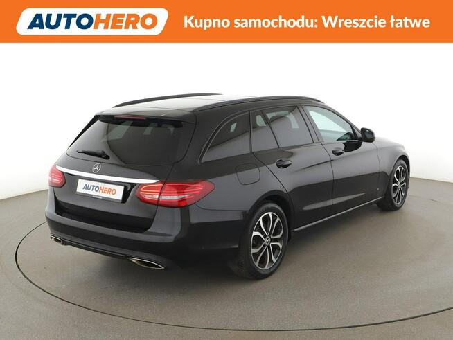 Mercedes C 180 Avantgarde automat panorama navi grzane fotele kamera LED