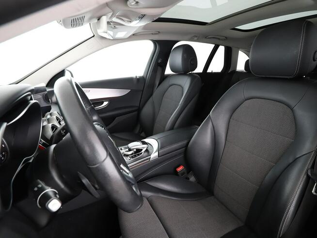 Mercedes C 180 Avantgarde automat panorama navi grzane fotele kamera LED