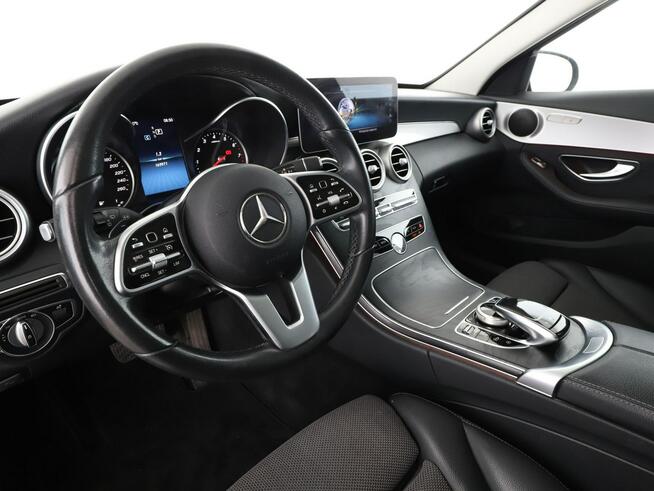 Mercedes C 180 Avantgarde automat panorama navi grzane fotele kamera LED