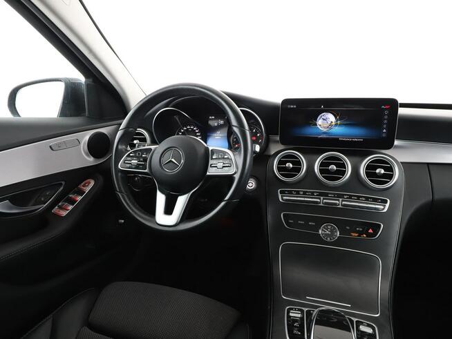 Mercedes C 180 Avantgarde automat panorama navi grzane fotele kamera LED
