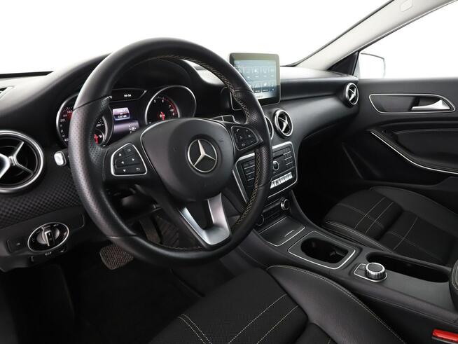Mercedes A 180 automat półskóra full LED navi tempomat grzane fotele